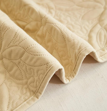 Quilted Polyester Sofa Cover Mat Furniture Protector (Beige)