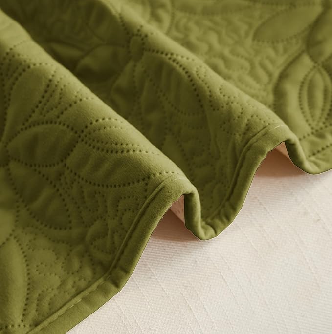 Quilted Polyester Sofa Cover Mat Furniture Protector (Green)